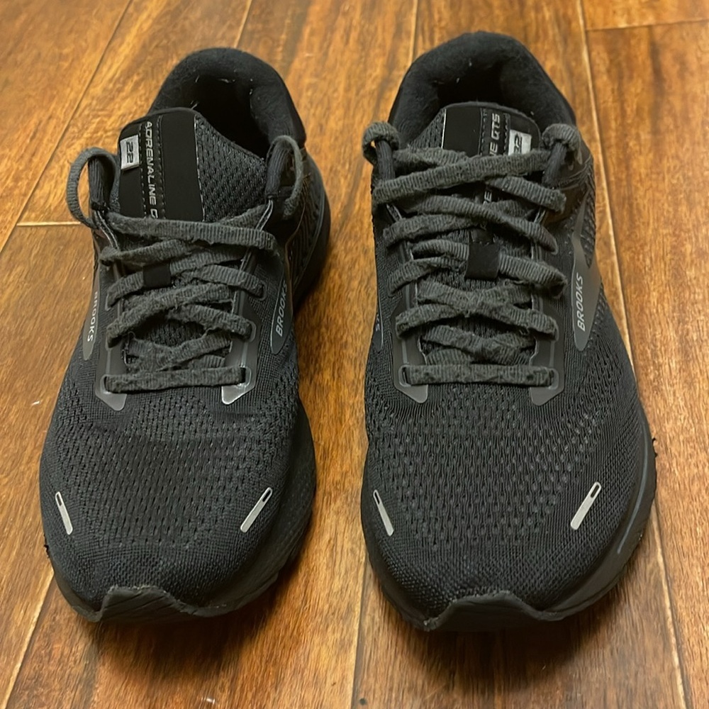 Women Brooks Adrenaline GTS 22 - size 11